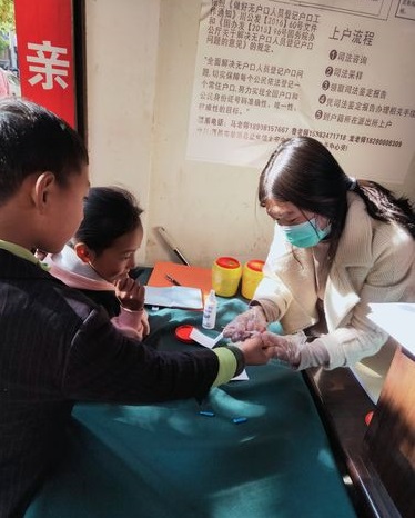 亲子鉴定采血会疼吗？宝宝采血家长担心怎么办
